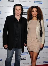 Yvonne Schaefer, Yvonne Schfer: Management Screening Jennifer Aniston